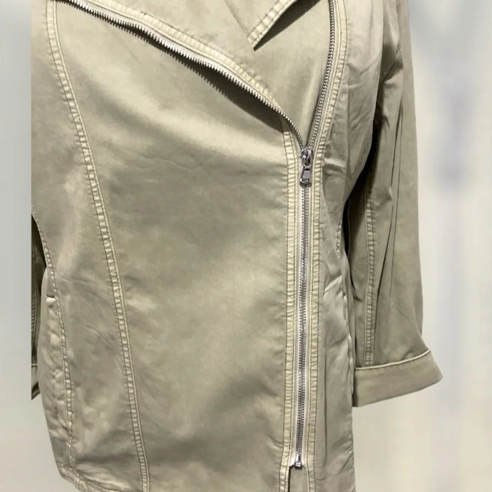 Chico’s Elongated Moto Casual Twill Denim Jacket, Cool Sage, Sz 4 (20/22) - NWT! - Picture 11 of 11
